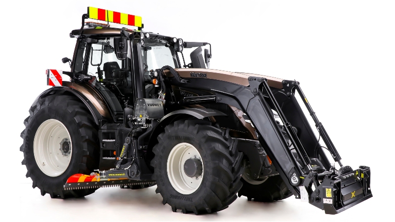 Valtra Unlimited customised tractor municipality 5th generation